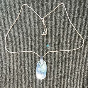 Elegant Gold Pendant Necklace